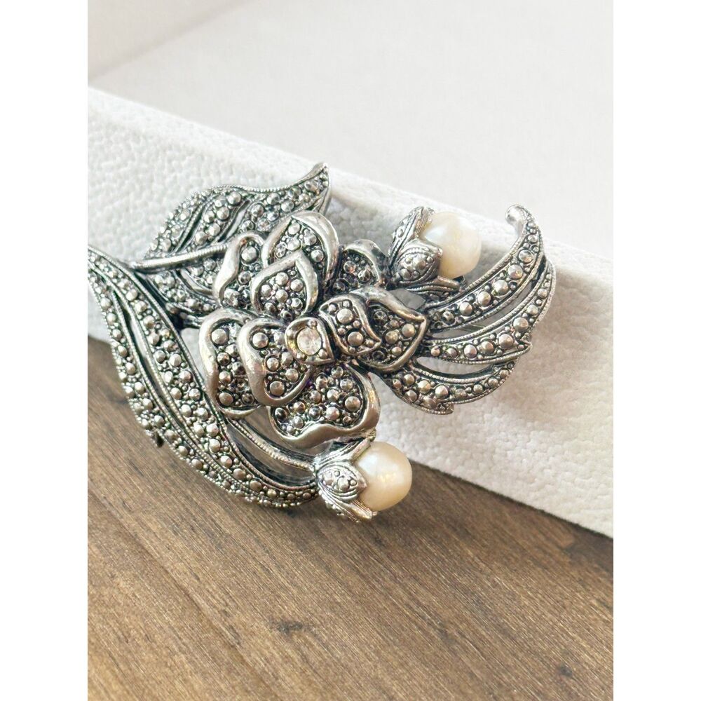 Kenneth Jay Lane Silver Floral Pave Crystal Brooch - Picture 6 of 7